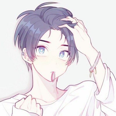女子亲宝宝脚丫嘴唇肿成香肠